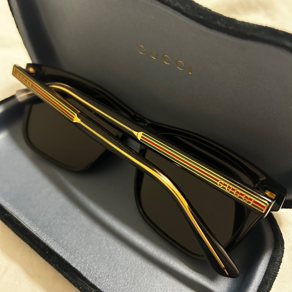 Gucci Sunglasses & Gucci Bifold Wallet - Picture 2 of 5